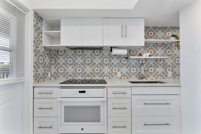 Building Photo - 3001 S Course Dr