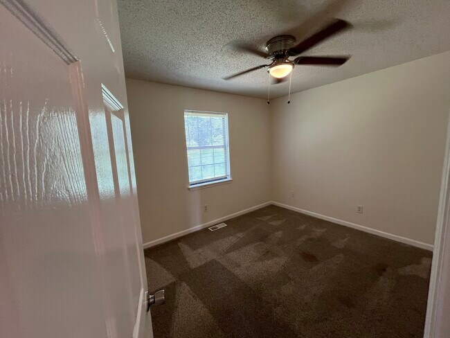 Building Photo - 1319 Stratton Place Dr