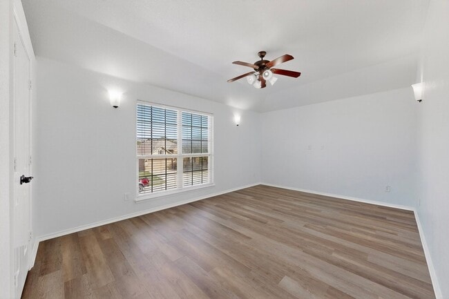 Building Photo - 1066 Carpenter Ct