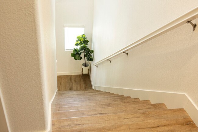 Building Photo - 3 bedroom | 2.5 bathroom | Crocker Village Single Family Home