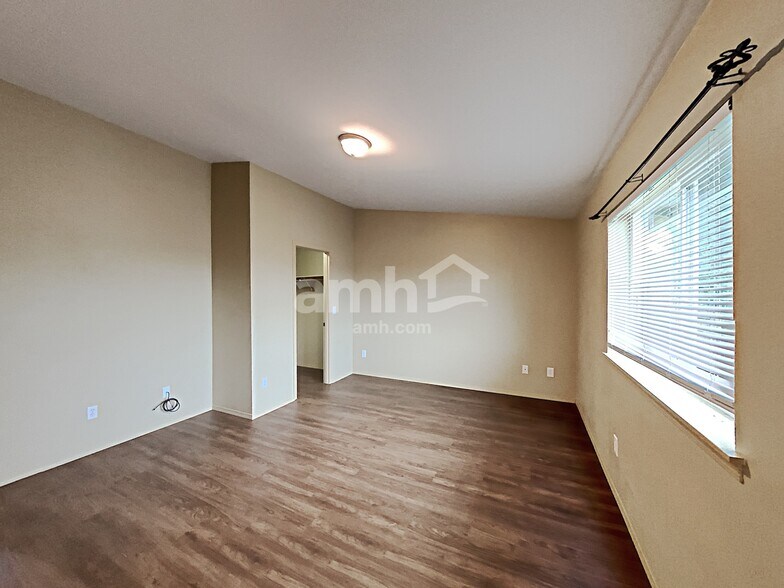 Building Photo - 17508 73rd Ave NE