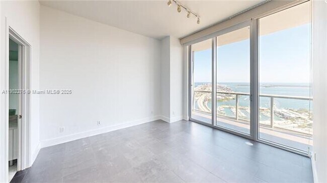 Building Photo - 888 Biscayne Blvd