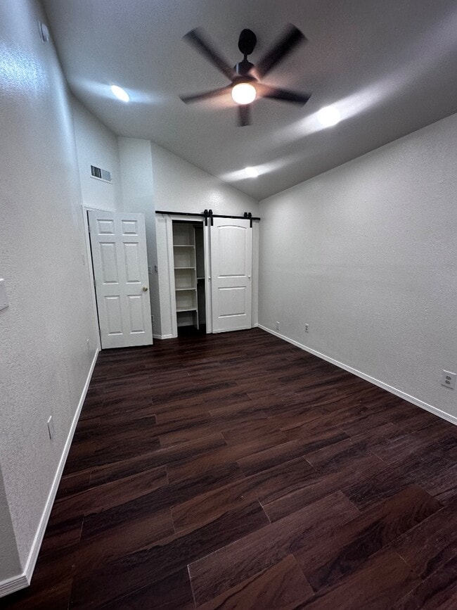 Building Photo - 5733 Saplinas Rd