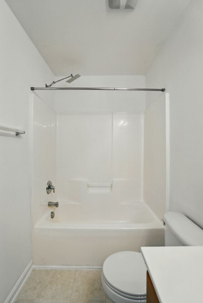 Building Photo - (Coming Soon) Townhome in Pineville – Quie...