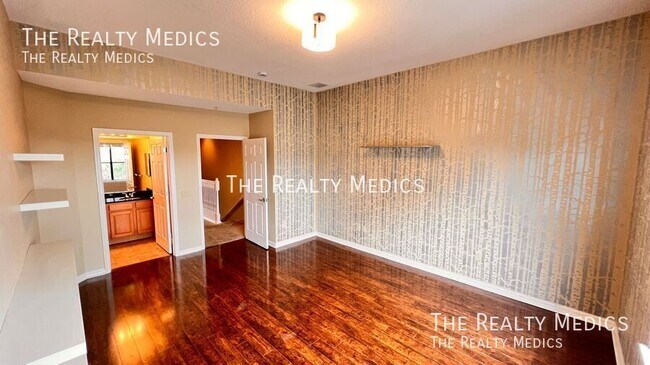 Building Photo - 3732 Avalon Park E Blvd