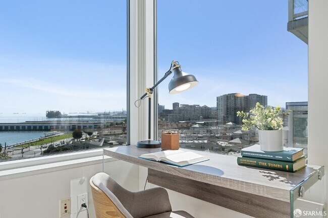 Building Photo - 501 Beale St