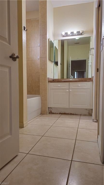 Building Photo - 2218 Putter Ln