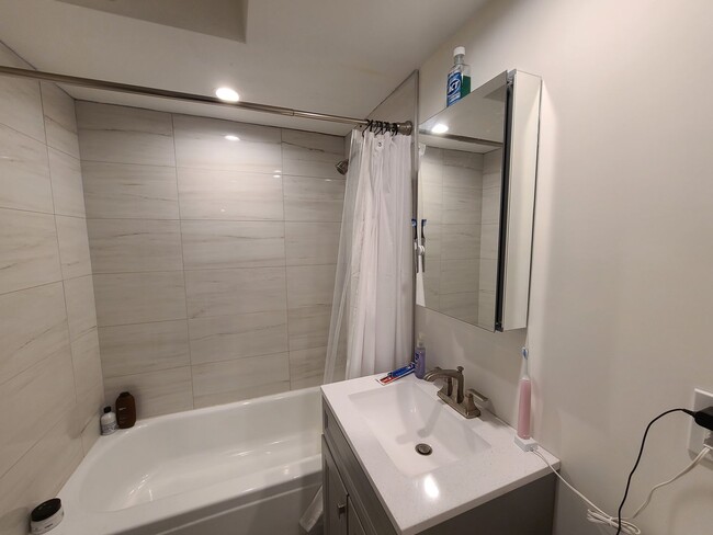 Building Photo - Kenmore Square - Balcony - Pool - Doorman - Garage Parking