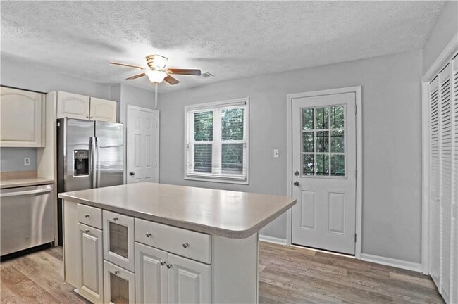 Building Photo - 4556 Coopers Creek Pl SE
