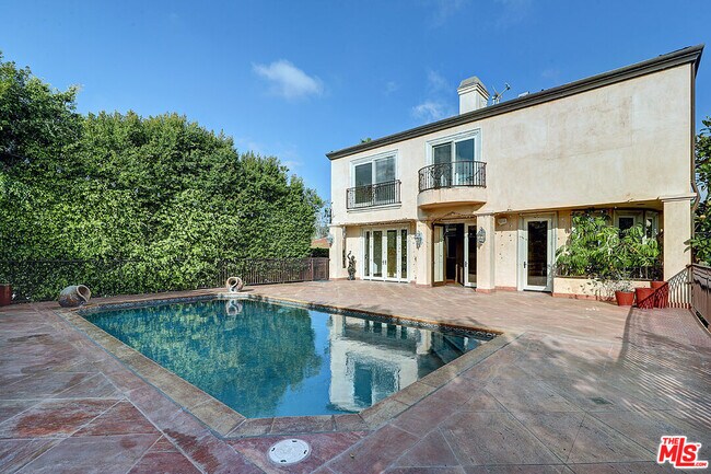 Building Photo - 209 S Anita Ave