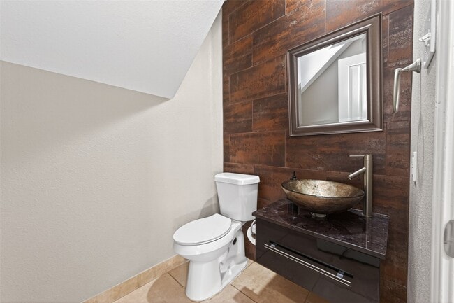 Building Photo - 65 Scarlet Woods Ct