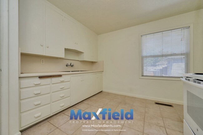 Building Photo - Sugarhouse Area - 2 BD 1 BA 1 GA