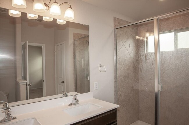 Building Photo - 5334 Cicero Dr
