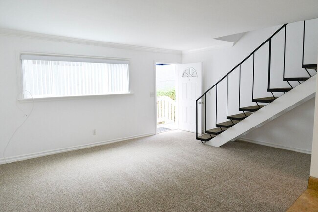 Building Photo - 34036 Street of the Amber Lantern