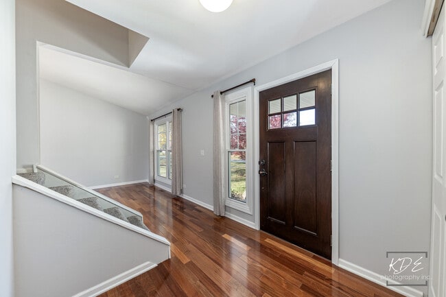 Building Photo - 350 Pearson Cir