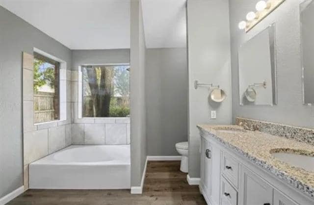 Building Photo - 634 Las Brisas Dr