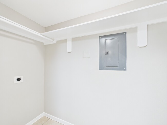 Building Photo - 12642 Ashford Meadow Dr