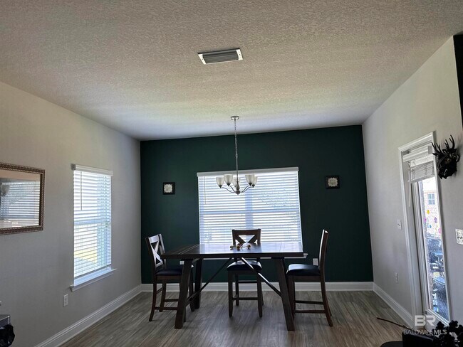 Building Photo - 12941 Sanderling Lp