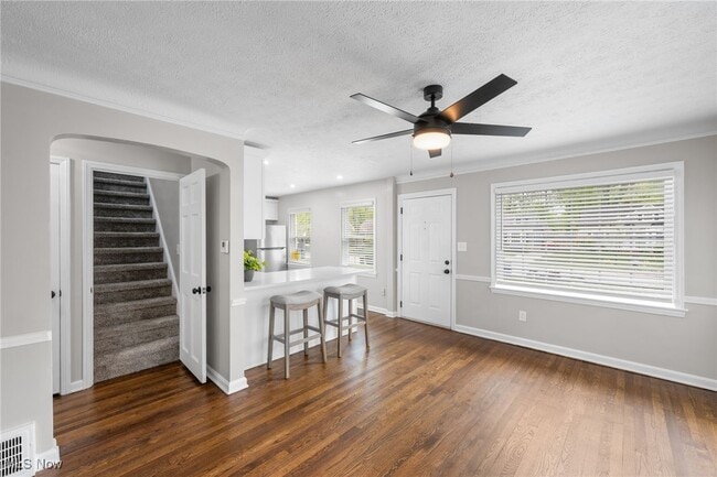 Building Photo - 574 Huntmere Dr