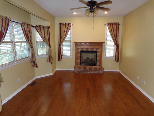 Building Photo - Beautiful 3 Bed 3.5 Bath Xenia Home!