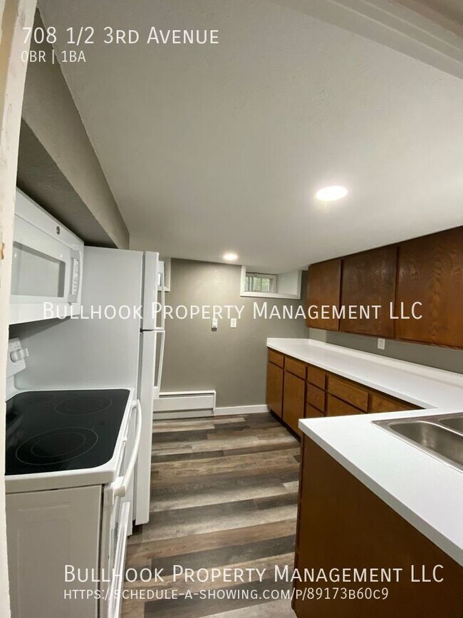 Building Photo - 708 1/2 3rd Avenue-