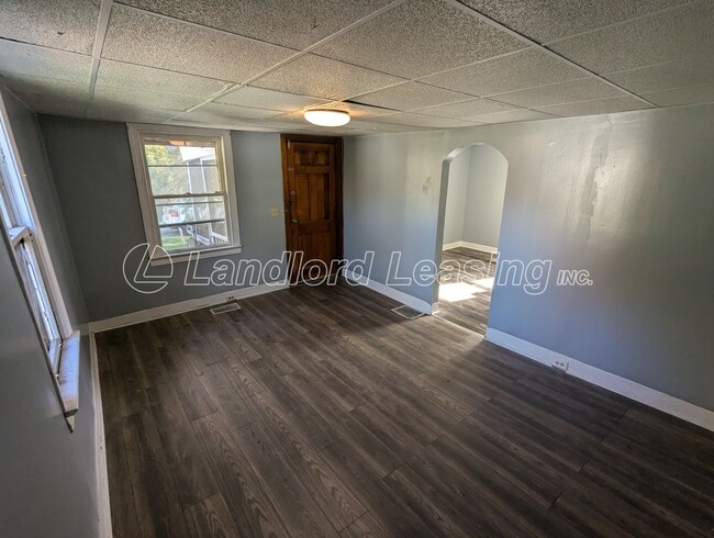 Building Photo - Cozy 2-Bedroom Home on a Beautiful Lot in ...