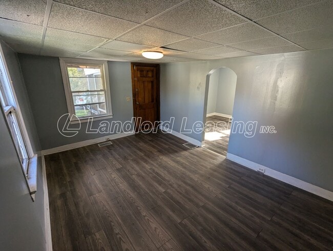 Building Photo - Cozy 2-Bedroom Home on a Beautiful Lot in Amherst!