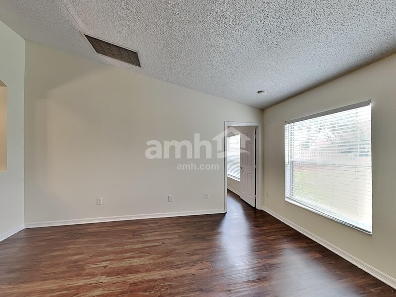 Building Photo - 1234 SW Alesio Ln