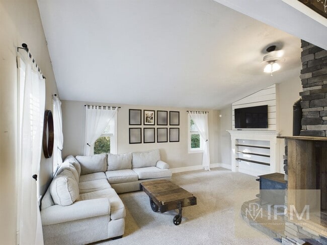 Building Photo - Beautiful 3 Bedroom, 2 Bath Home in Eastern York School District!