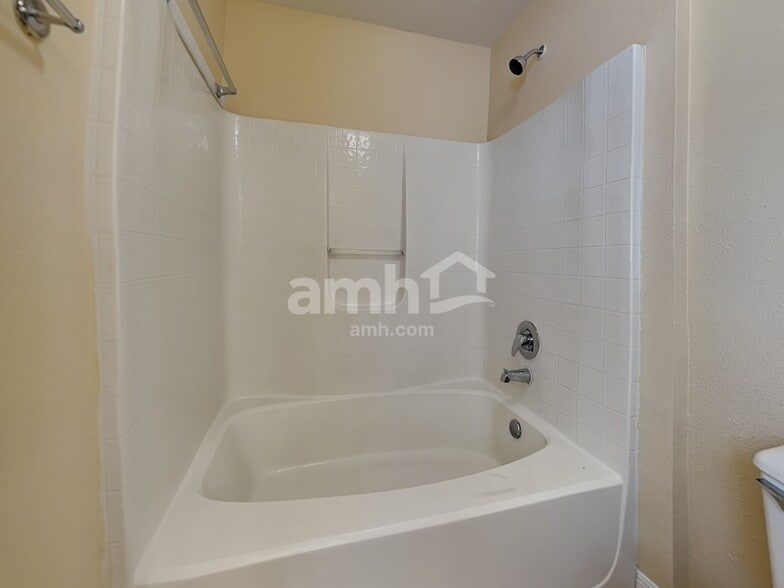 Building Photo - 375 Regal Downs Cir