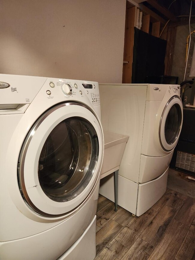 Building Photo - 737 Copperfield Dr