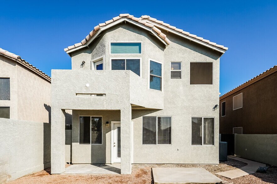 Building Photo - 2151 E Briarwood Terrace