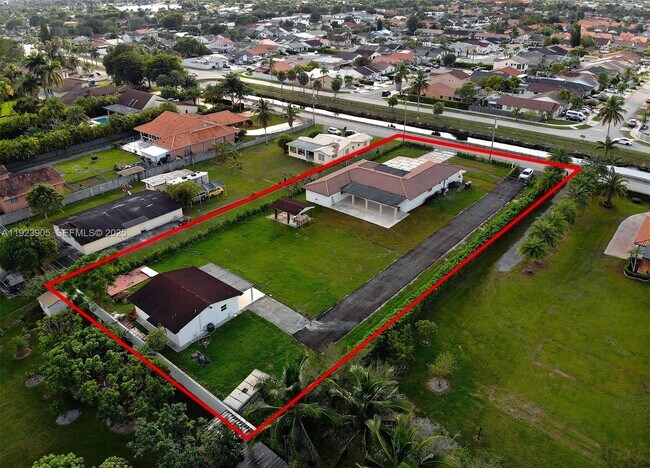 Building Photo - 3801 SW 132nd Ave