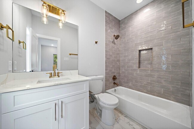 Building Photo - 8414 Vogue Ln