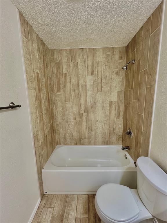 Building Photo - 1008 Acacia Cir