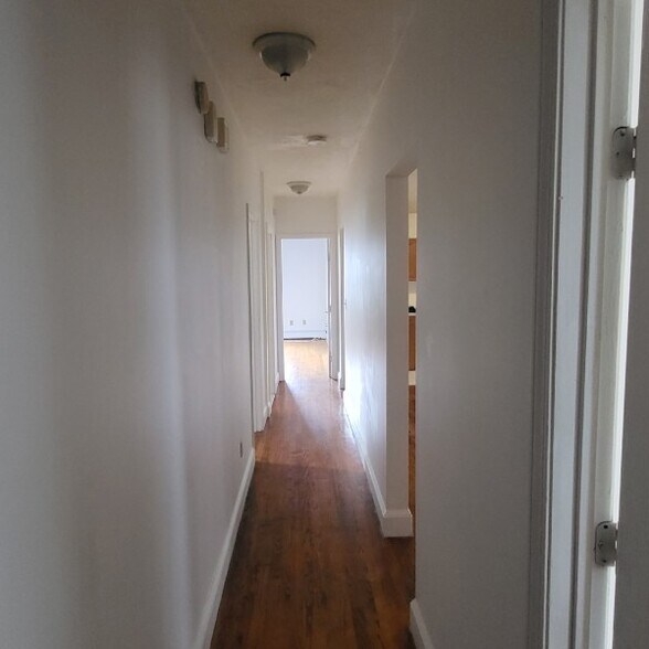 Hallway - 30 Rexhame St