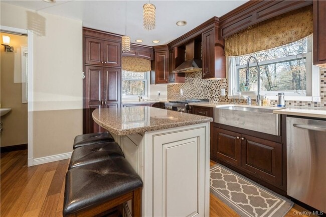 Building Photo - 353 Old Mamaroneck Rd