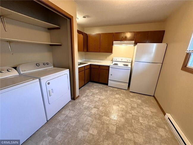 Building Photo - 1380 Heritage Dr