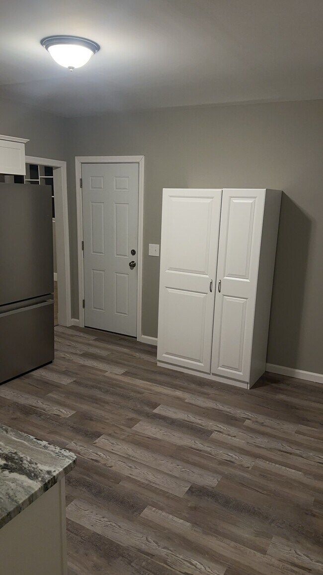 Building Photo - 64 Maplewood Ave