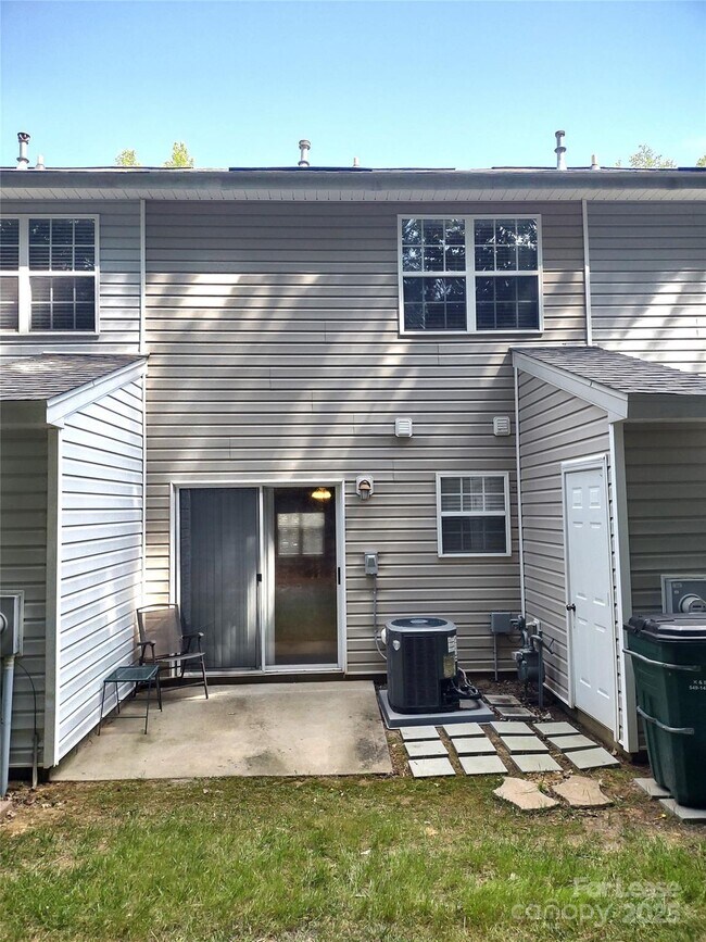 Building Photo - 8338 Rudolph Rd