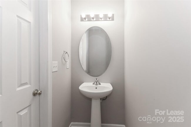 Building Photo - 153 Marakery Rd