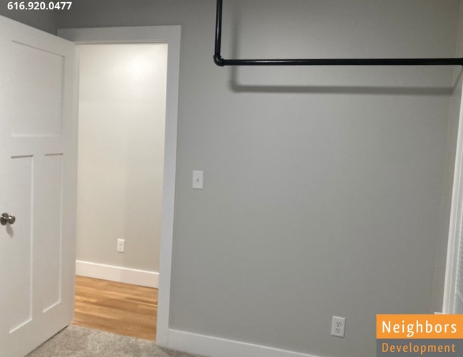 Building Photo - 927 Arianna St NW