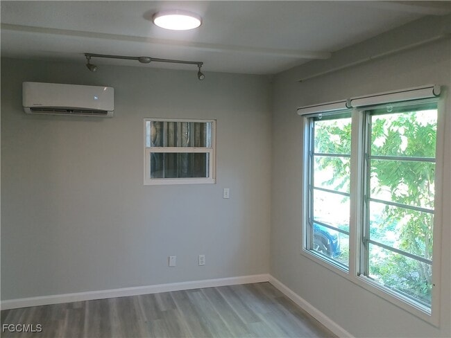 Building Photo - 5577 Meadowlark Ln