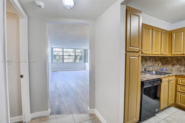 Building Photo - 6500 Cypress Rd