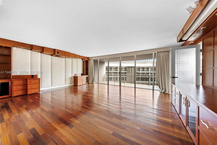 Building Photo - 3 Grove Isle Dr