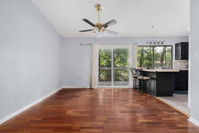 Building Photo - 517 Bramblewood Dr