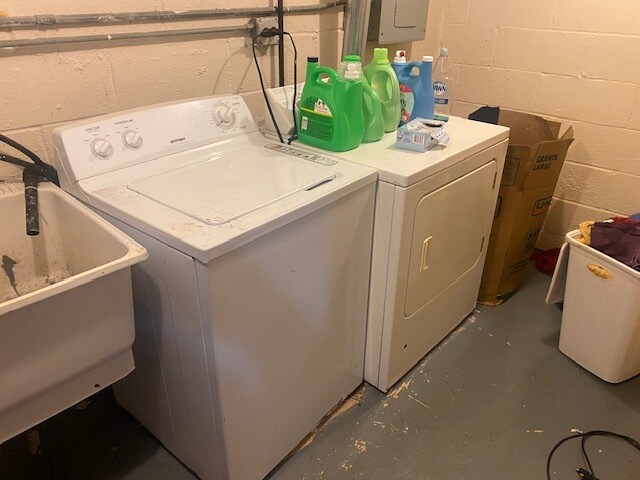 Washing Machine & Dryer - 5607 Penn Ave S
