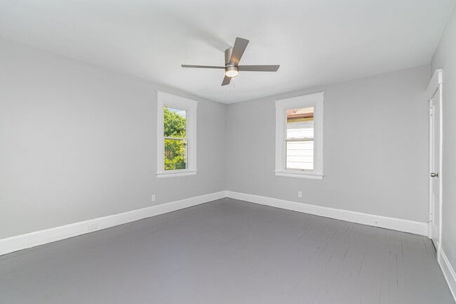 Building Photo - Updated 3 Bedroom 1 bathroom House