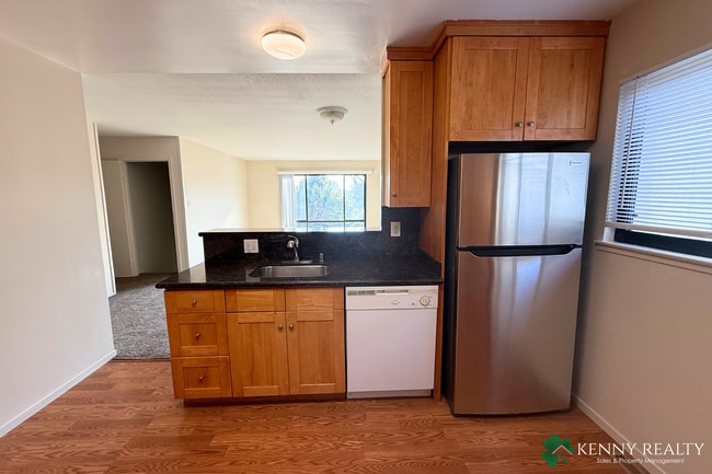 Building Photo - Bright Multi-Level 4BR Home with Two Primary Bedrooms