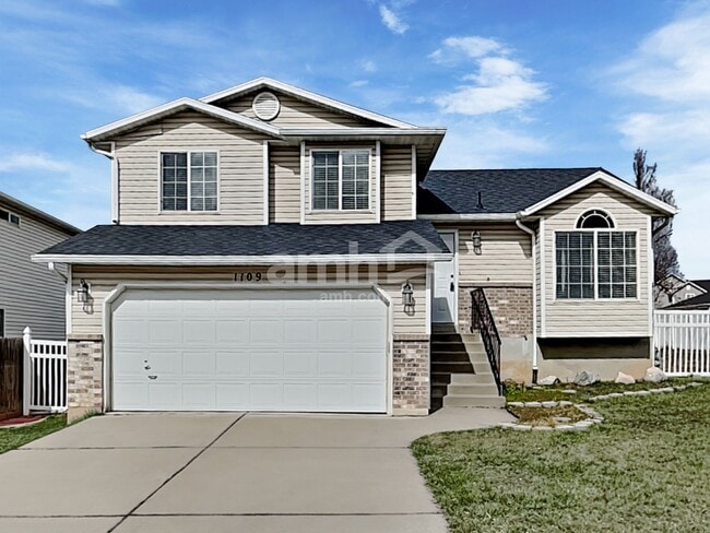 Building Photo - 1109 E 320 S